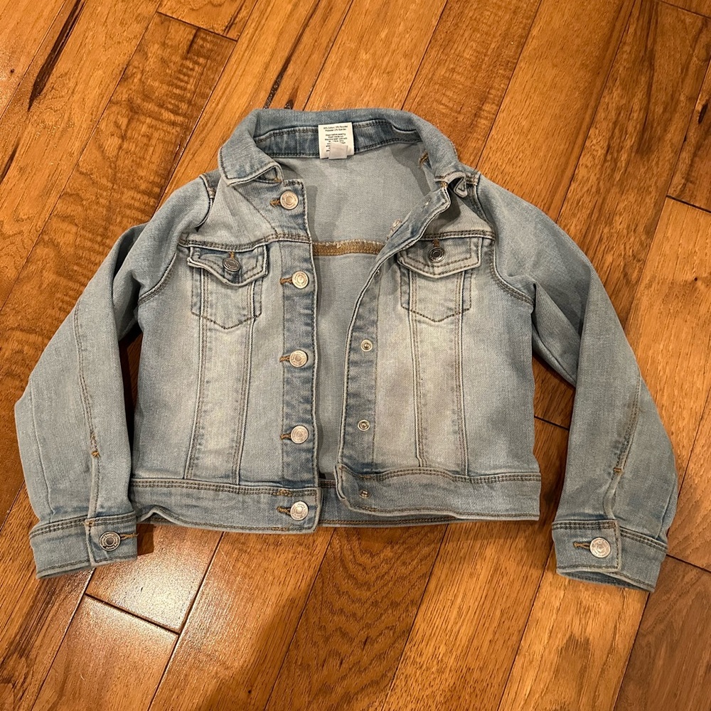 Used but in great shape, jumping bean size 4T Jean jacket